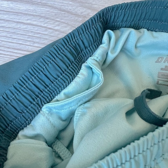 NIKE dri-fit running shorts size S EUC - Picture 7 of 15